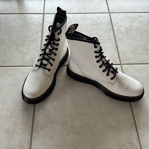 DR. MARTENS Doc Marten’s Zavala 8-Eyelet White Leather Combat Boot, Size 10 - Picture 2 of 10
